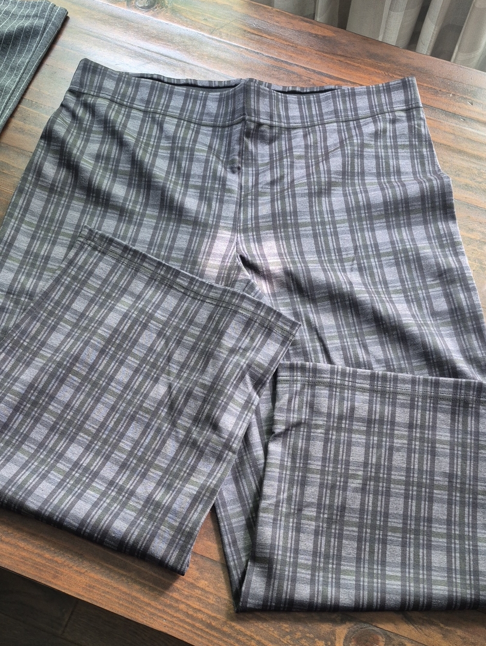 Jules & Leopold Plaid Cropped Trousers